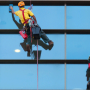 شستشوی نما بدون داربست - شستشوی نما با طناب 1 نماشویی - شتشوی نما با طناب